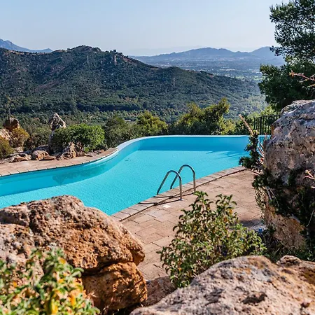 Aquila Giardino Villa
