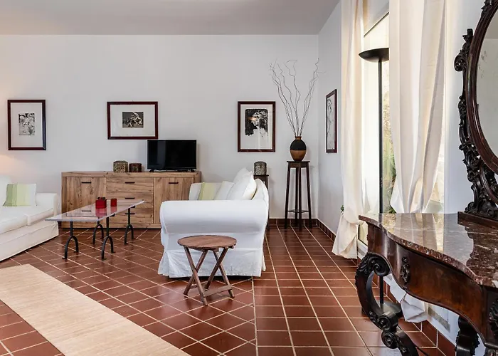 Aquila Giardino Is Molas